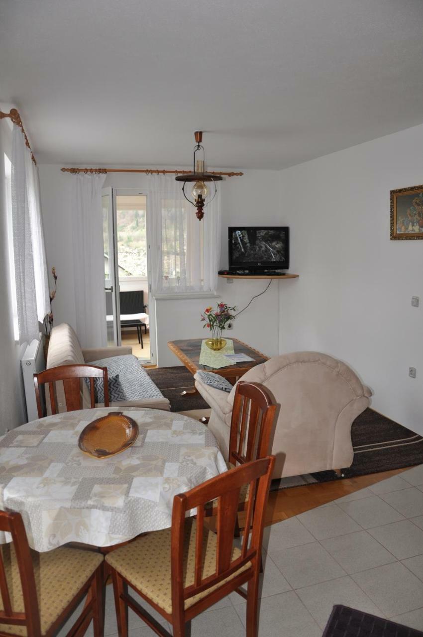 Rezidenca Ervin Hotel Jesenice Buitenkant foto